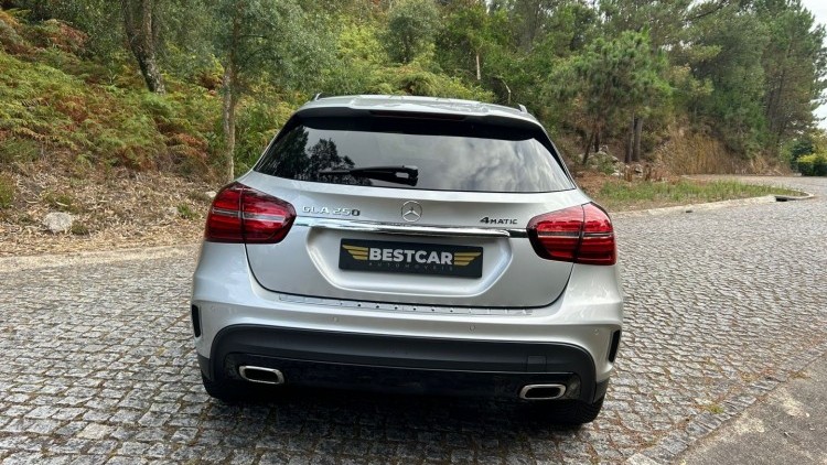 Mercedes-Benz Classe GLA 250 250 AMG 4-Matic