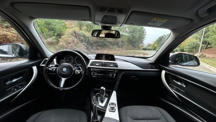 BMW Série 3 - 318 d Touring Line Sport Auto