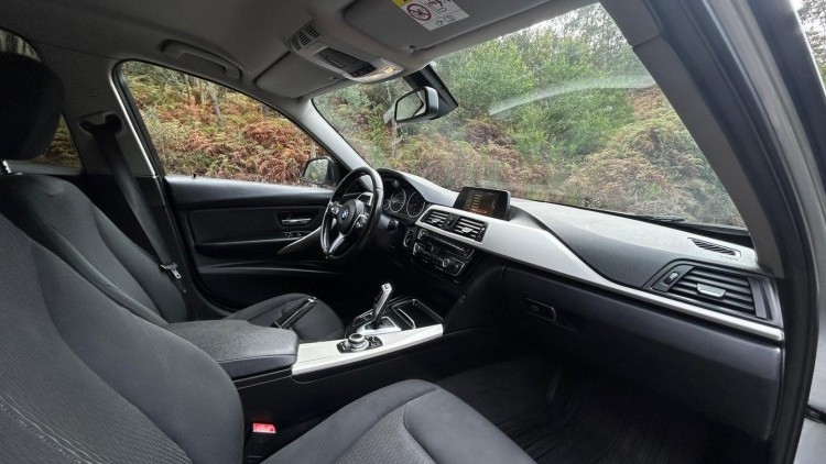 BMW Série 3 - 318 d Touring Line Sport Auto