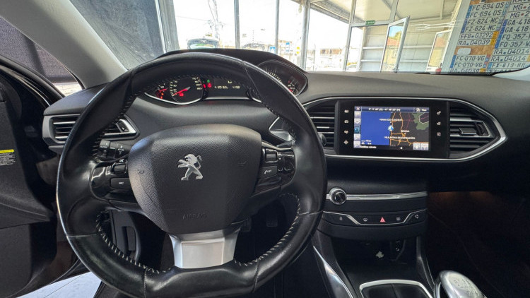 Peugeot 308 1.2 e-THP Allure