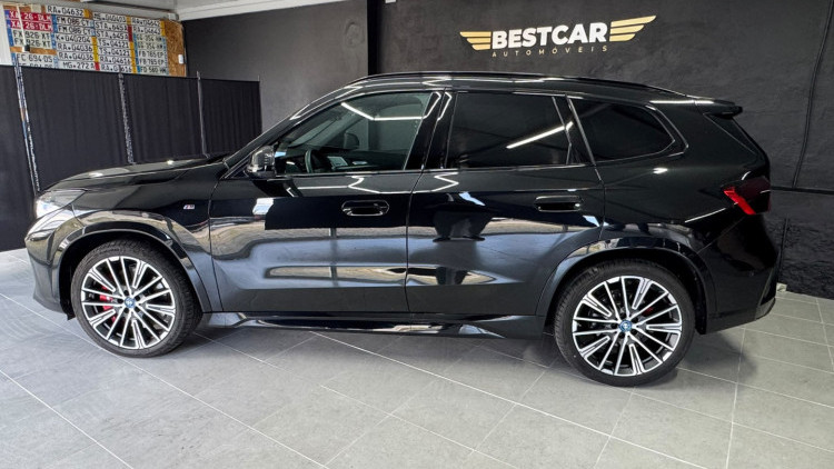 BMW iX1 eDrive20 M Sport Pro