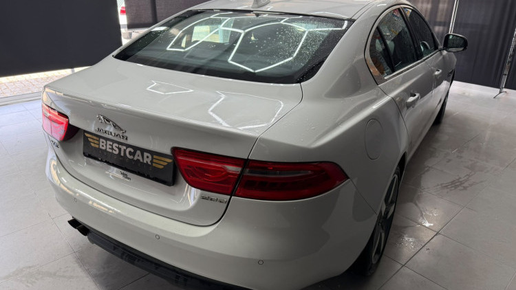 Jaguar XE 2.0 R-Sport Aut.