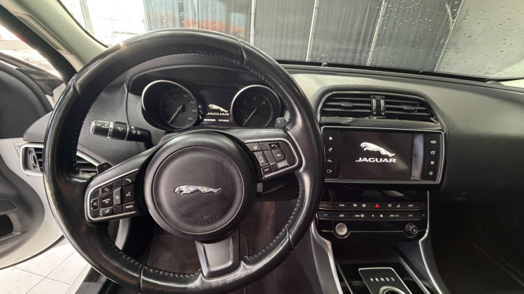 Jaguar XE 2.0 R-Sport Aut.