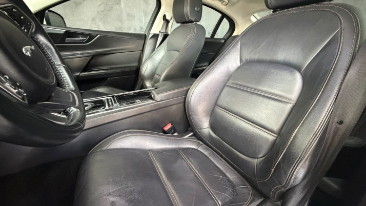 Jaguar XE 2.0 R-Sport Aut.