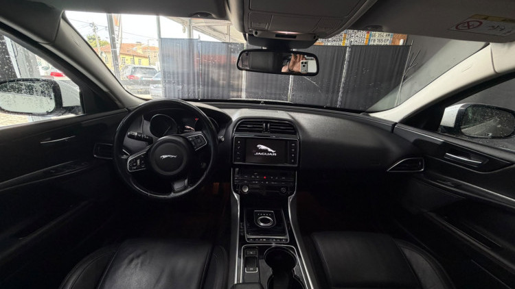 Jaguar XE 2.0 R-Sport Aut.