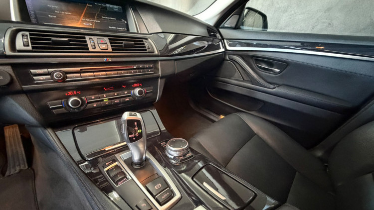 BMW S&eacute;rie 5 - 520 d Line Luxury Auto.