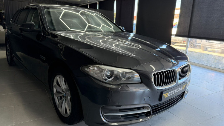 BMW S&eacute;rie 5 - 520 d Line Luxury Auto.