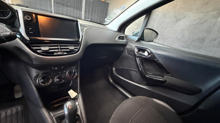 Peugeot 208 1.2 PureTech Style