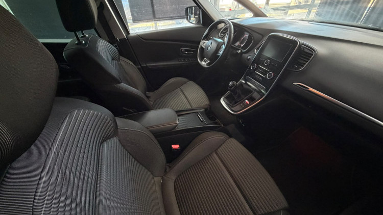Renault Grand Sc&eacute;nic 1.7 Blue DCi Bose Edition