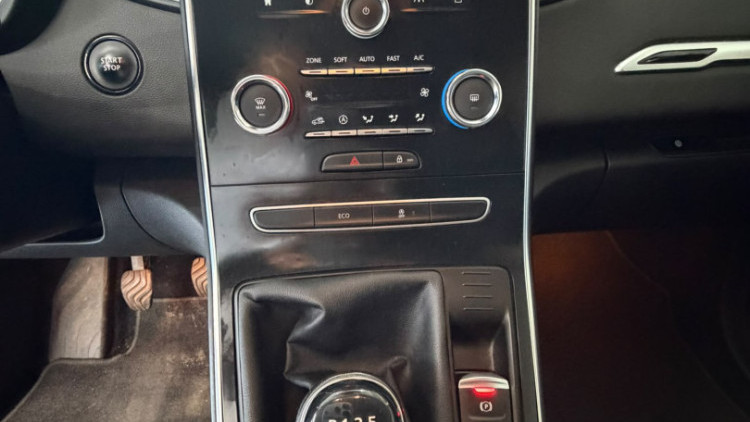 Renault Grand Sc&eacute;nic 1.7 Blue DCi Bose Edition